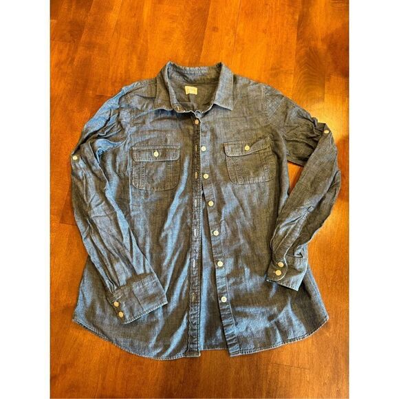 Woman’s j crew denim blouse - Picture 1 of 3